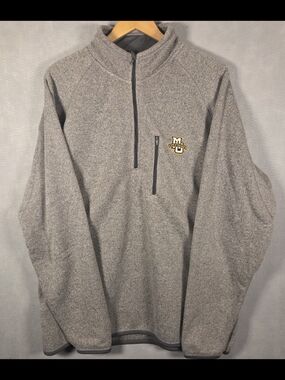 Quarter-zip pullover featuring an embroidered Marquette logo (R542)